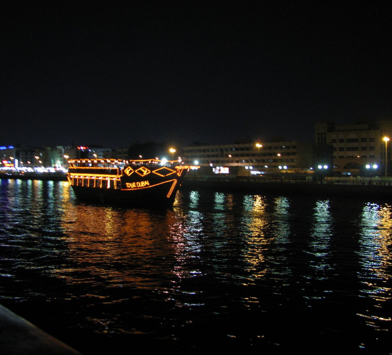 Dubai Dhow Cruise Marina Dinner with Transportation