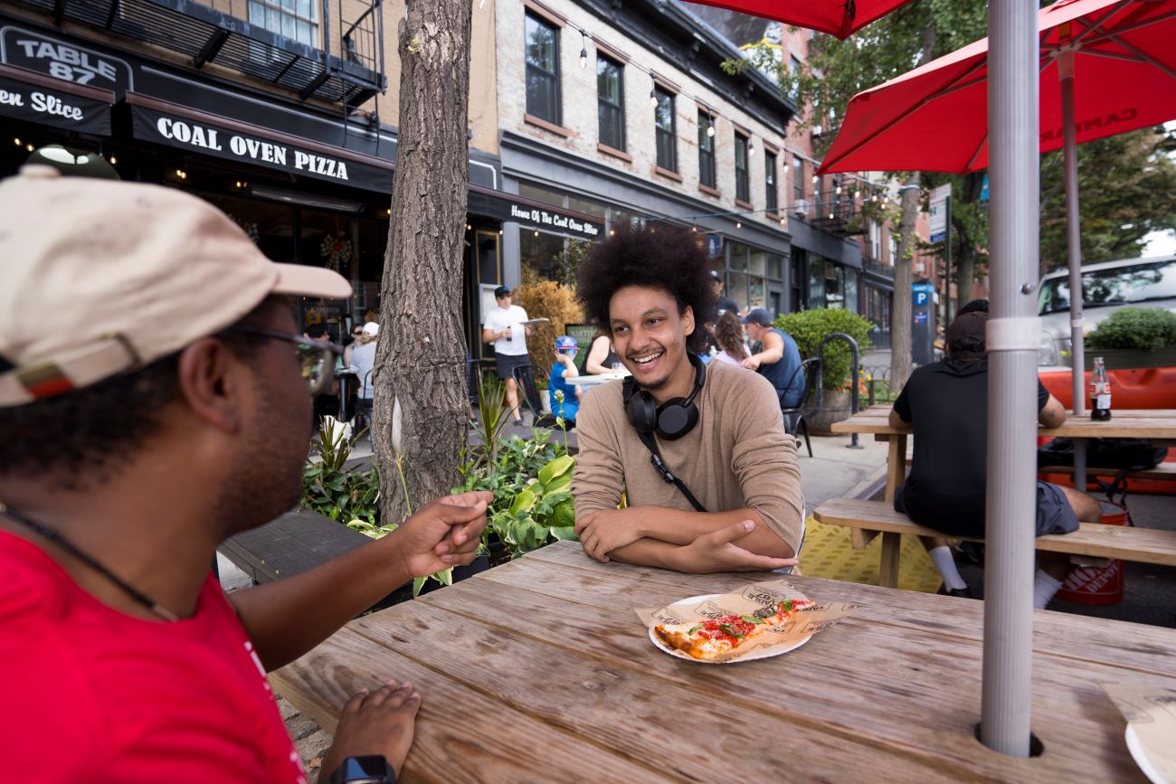 New York Neighbourhood Eats Tour: Brownstone Brooklyn Experience