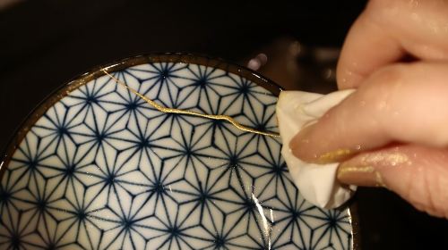 Authentic Kintsugi Workshop: Art of Golden Joinery in Tokyo Day Tours