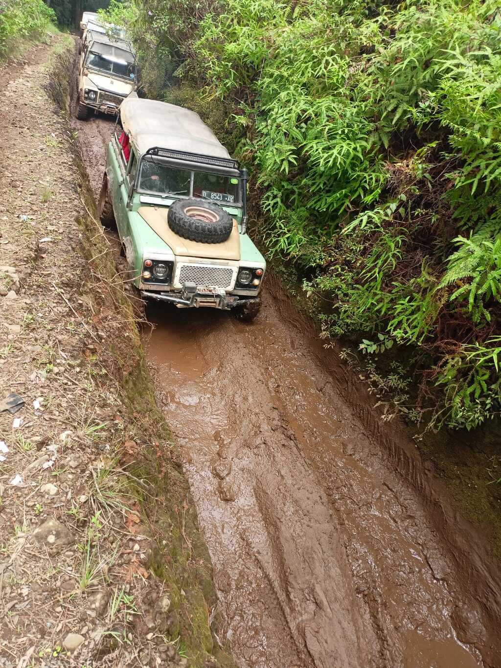 Fun Offroad Cikole Lembang Bandung – Land Rover Adventure
