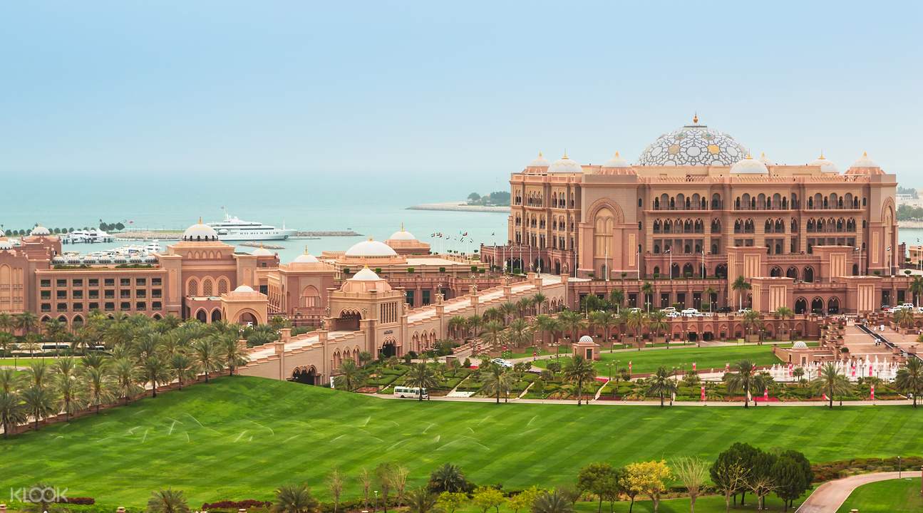 Full Day Abu Dhabi City Tour with Louvre Art Museum