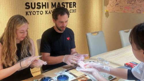 Kyoto Sushi Master - Food + Experience, become a sushi master at the sushi making class!