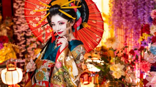 Oiran Studio Eight Colors: Oiran Transformation Costume Experience