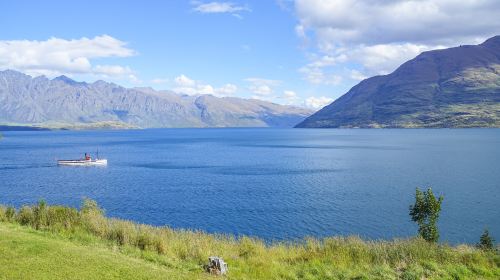 RealNZ - Queenstown Visitor Centre