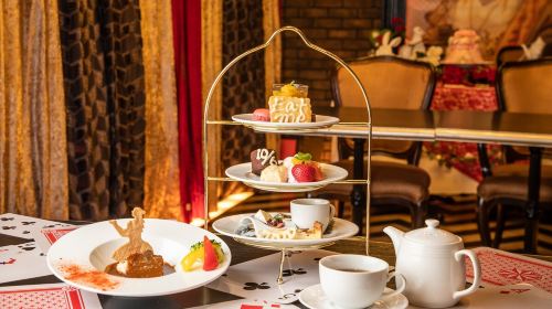 [Alice in the Country of Old] [Nighttime Afternoon Tea Set] Enjoy afternoon tea as elegantly as dinner [Unlimited coffee and tea refills for 2 hours]