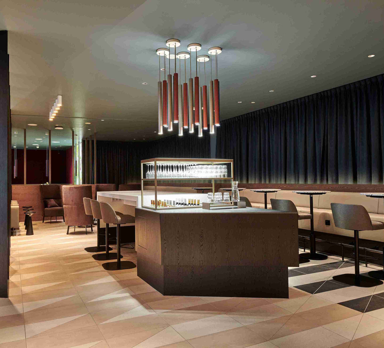AMS Amsterdam Schiphol Airport: Aspire Lounge Access