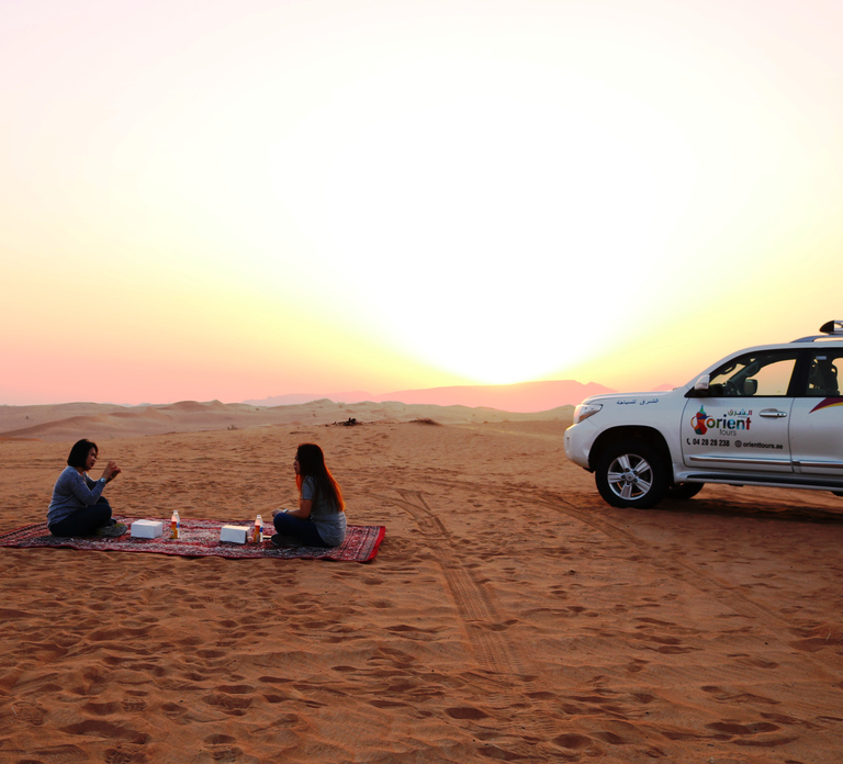 Dubai: Sunrise Desert Jeep Safari with Wildlife Experience