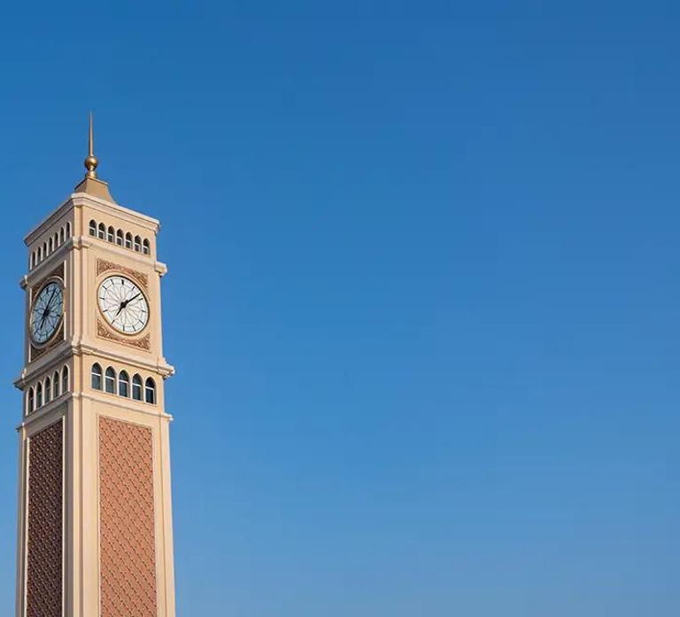 Sharjah: Souqs & Malls Shopping Tour with Hotel Pickup