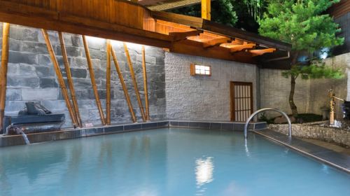 Beitou Spring Hotel Red Cypress Club: Hot Spring Baths, Sauna & Outdoor Pool Access