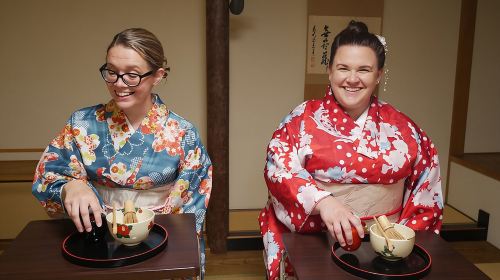 Kimono and Tea Ceremony in Miyajima