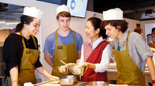 Tokyo Tsukiji Fish Market Tour and Sushi Making Lesson Day Tours