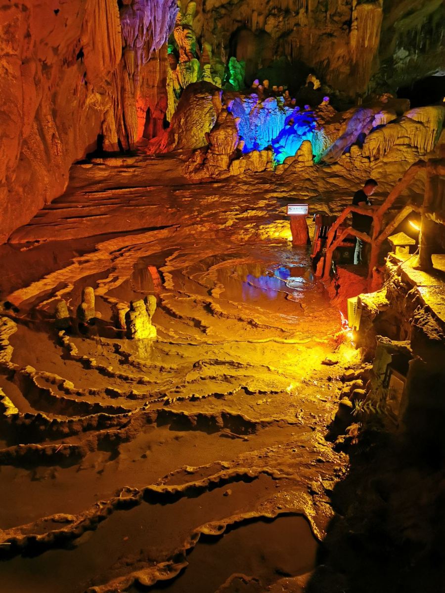 Guizhou Huangguoshu Waterfall Scenic Area Day Ticket (Including Sightseeing Bus) + Escalator