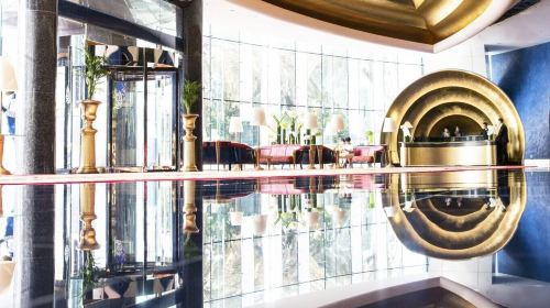 Inside Burj Al Arab Tour with Transfer Day Tours