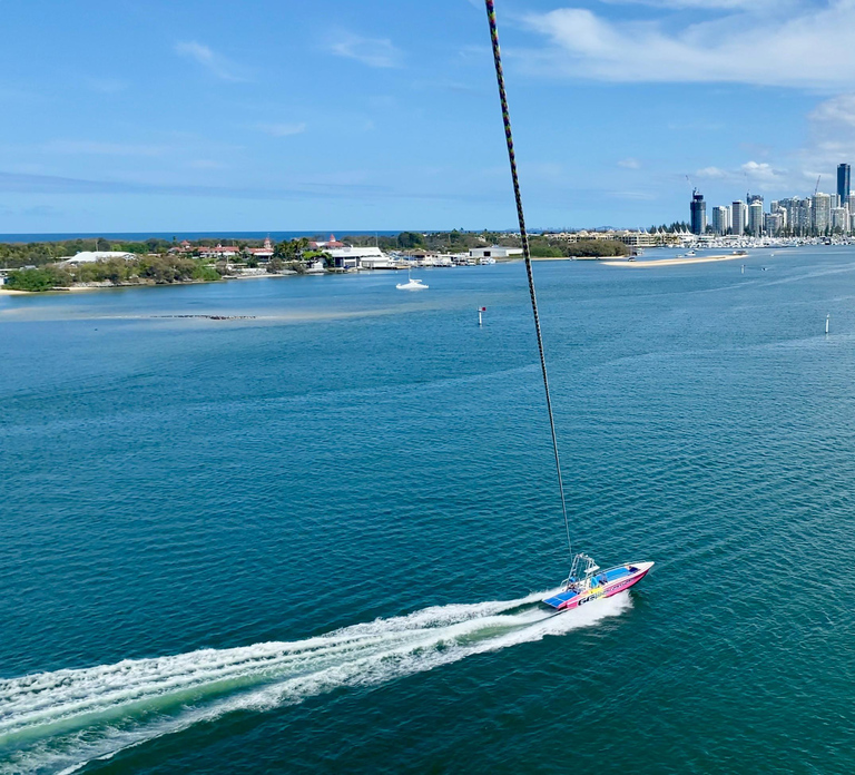 Gold Coast: Parasailing in Surfers Paradise with Free Photos