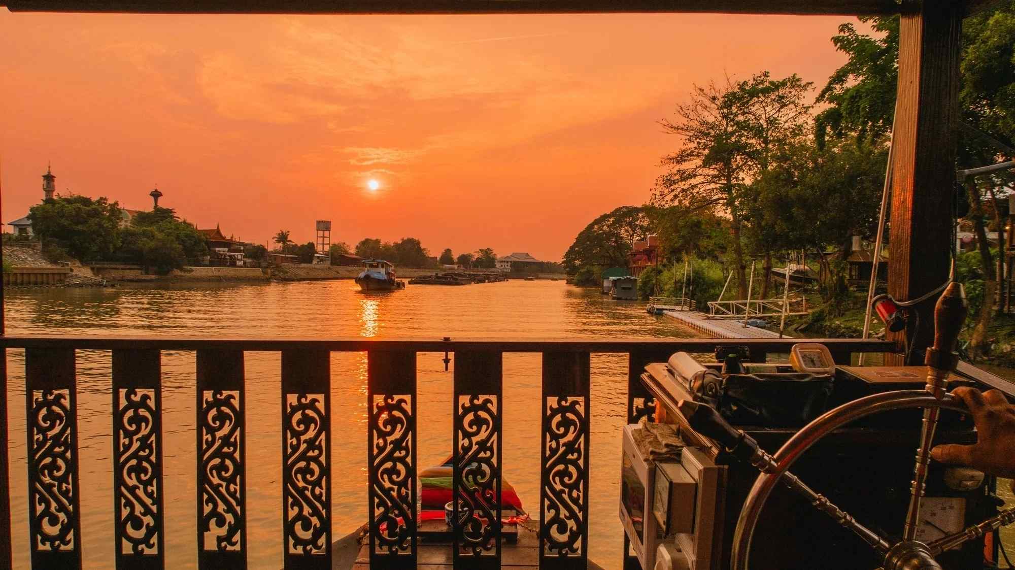 Join Tour Ayutthaya sunset