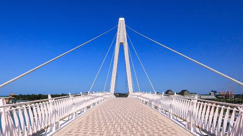 Tamsui Fisherman's Wharf, Fort San Domingo, Tamsui Old Street, and Beitou Thermal Valley day tour from Taipei
