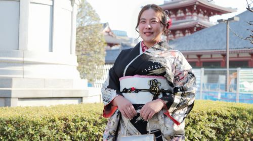Kimono experience at Sensō-ji temple in Tokyo, Japan | Lace/furisode/formal visiting/yukata rental | Complete Japanese-style makeup & hairstyling accessories | Premium travel photography service - Aya