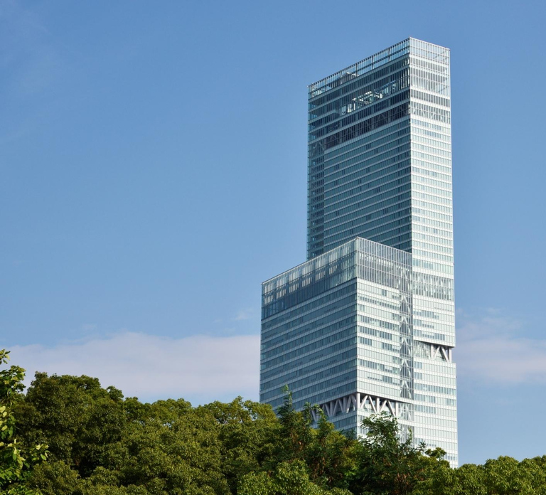 Osaka: Full-Day Sightseeing Tour by Private Vehicle