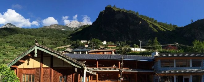 Tiger Leaping Gorge + Haba Snow Mountain + Hui Village Muslim Private Tour