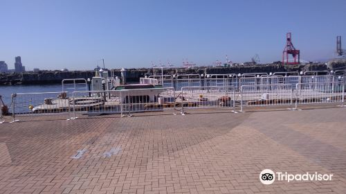 Kaiyukan West Pier