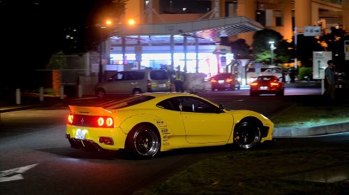 Luxury group trip to famous car meet up spot Daikoku Day Tours