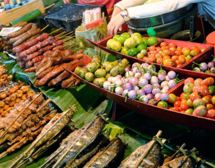 Luang Prabang: Evening Street Eats and Night Market Private Tour