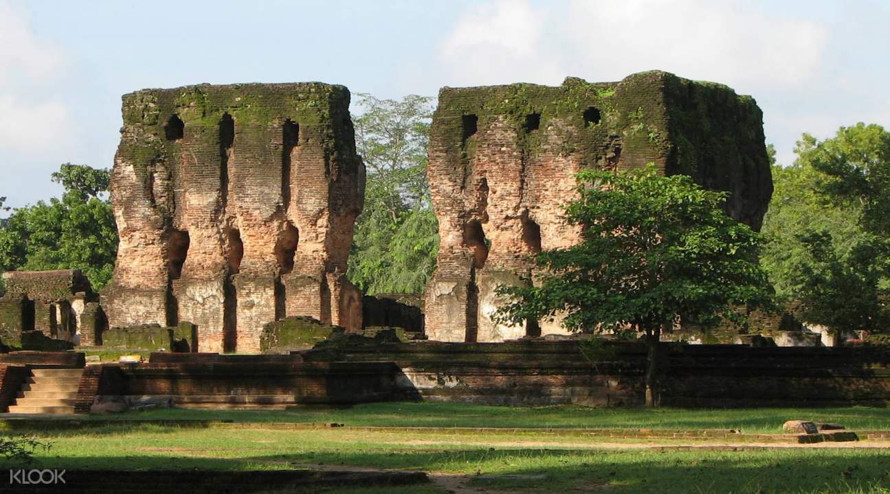 Sigiriya Lion's Rock Fortress Day Tour And Polonnaruwa from Kandy