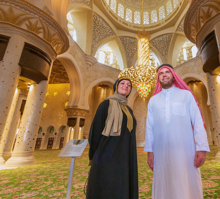 From Dubai: Abu Dhabi Sheikh Zayed Mosque Guided Tour