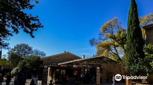 Zoo De La Barben