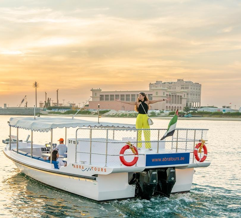 Dubai: Abra Boat Tour in Atlantis, Palm, Ain Dubai & Marina