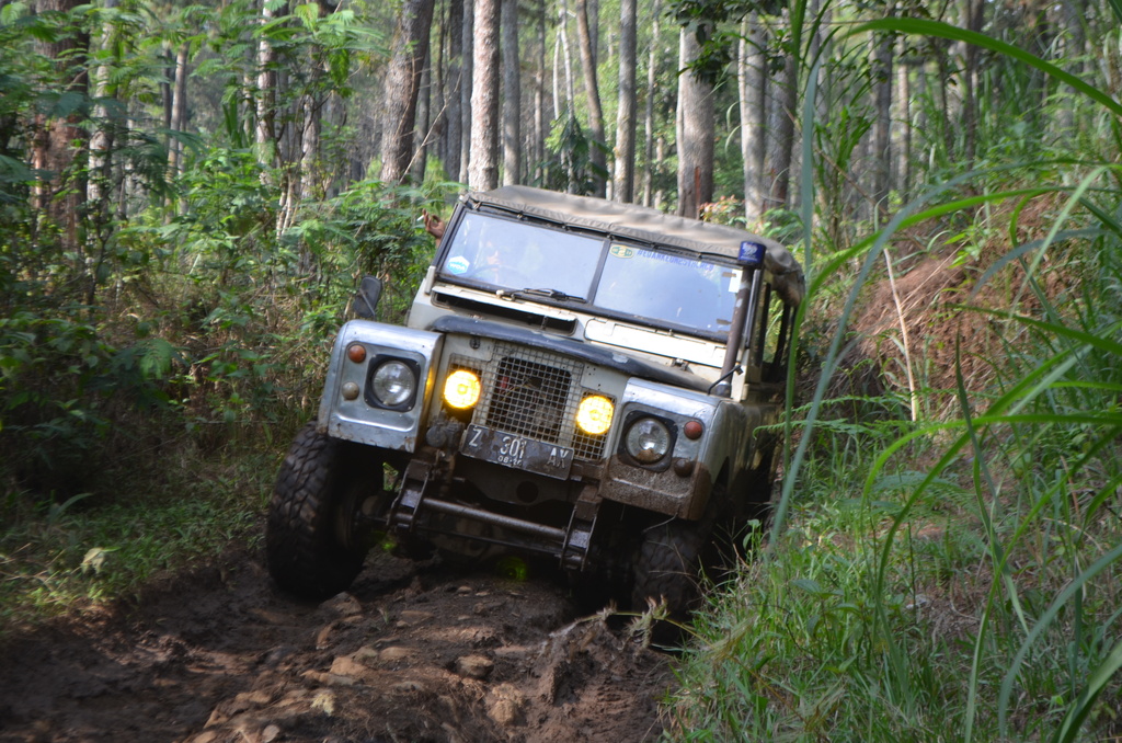Fun Offroad Cikole Lembang Bandung – Land Rover Adventure
