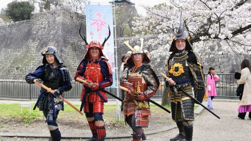 Osaka Castle Private Guided Tours in Samurai Armor