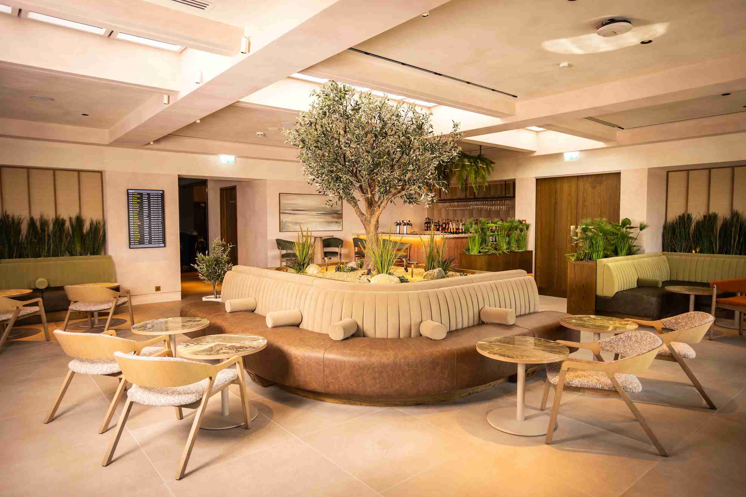 Clubrooms (Additional Charges Apply) Heathrow Airport