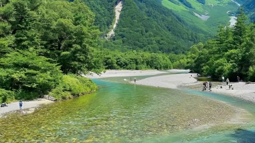Japan's "Jiuzhaigou" + Nagoya Walking Kamikochi 1-Day Tour – Booking from 1 person with multilingual support