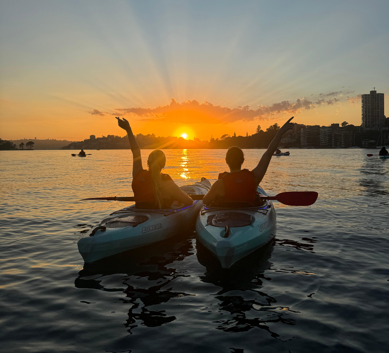 Sydney: Harbour Sunrise Kayak Tour