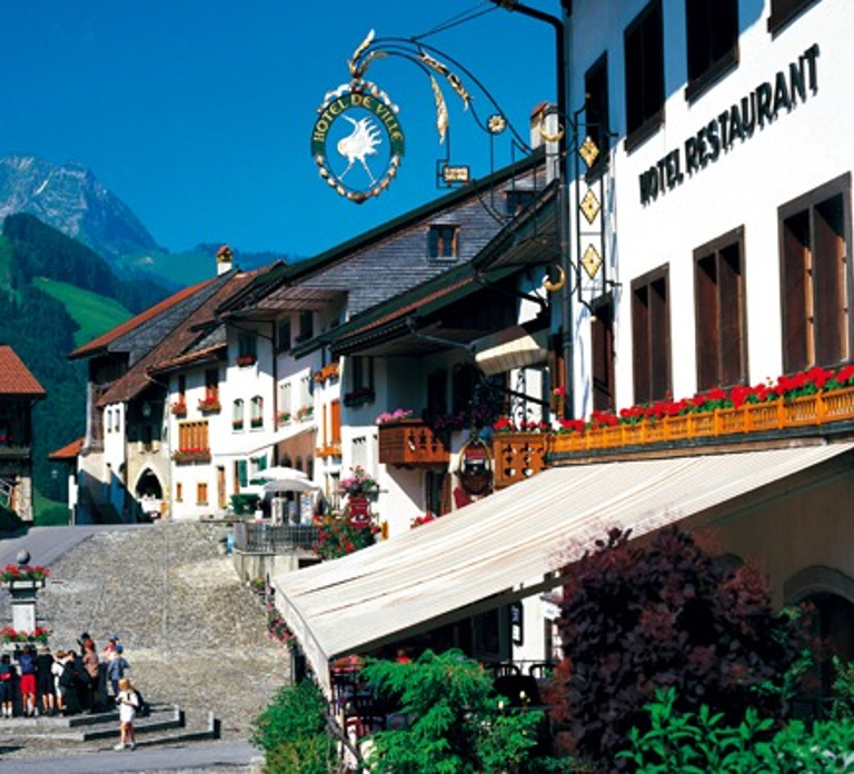 Geneva: Gruyères Tour with Chocolate, Cheese & Golden Train