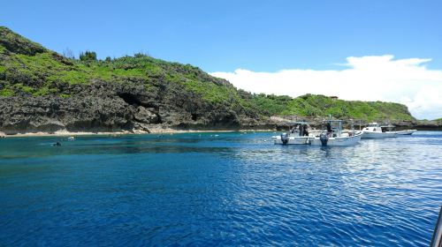 4-Hour Blue Cave Scuba Diving/Snorkeling Experience in Naha, Japan – Naha/Chatan Pickup & Drop-off