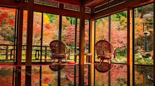 Kyushu autumn foliage limited day tour: Dazaifu, Kunean Temple, Mifuneyama Rakuen, Yutoku Inari Shrine