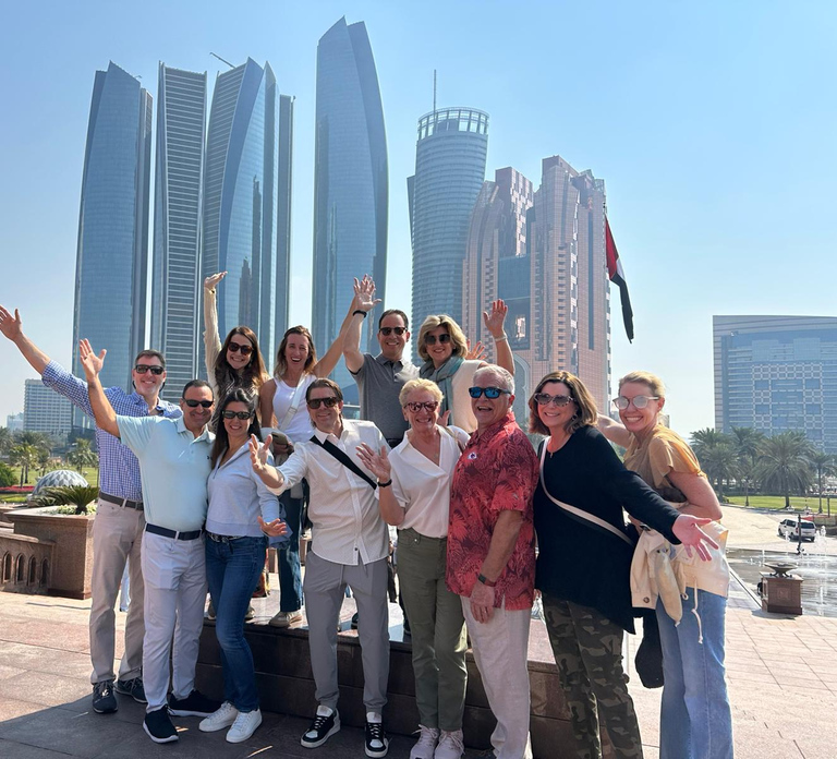 Abu Dhabi City Private Tour with Local Guide & Pickup