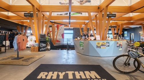 Rhythm Hirafu Niseko electric hybrid bike 1-day rental [ages 14+]