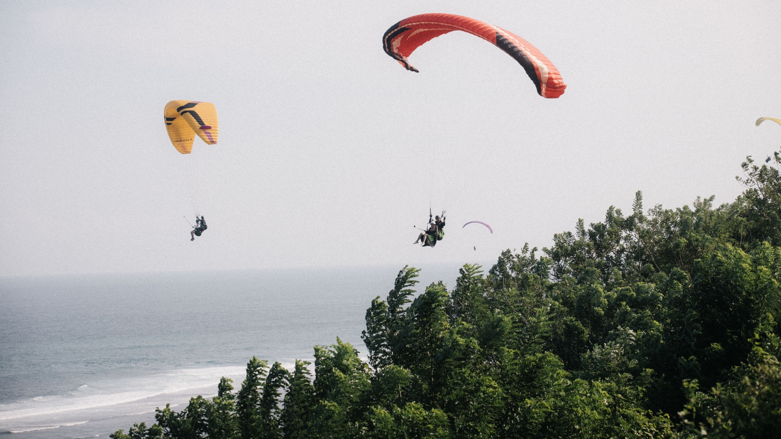 Riug Tandem Paragliding Bali