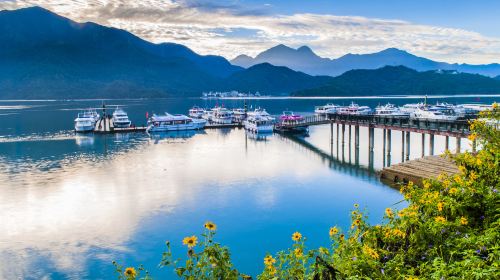 Sun Moon Lake shared transportation one-day tour – Depart from Ximending Night Market in Taipei
