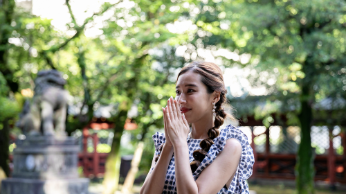 Trip Moments in Hiroshima, Japan[A local professional photographer will accompany you for a 1-hour photo shoot. You'll receive the photos within 7 days, including over 100 digital copies of all shots.