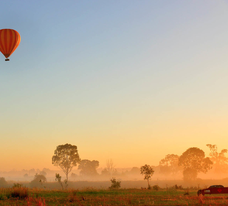Gold Coast: Hot Air Balloon Flight, Sparkling Wine & Photos