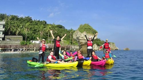 Liuqiu Island Kayaking 1-2.5 hours – Transparent Canoe & Snorkeling – Swimming with Sea Turtles