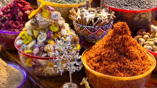 Old Dubai Guided Tour with Frame Entry, Boat Ride and Souks