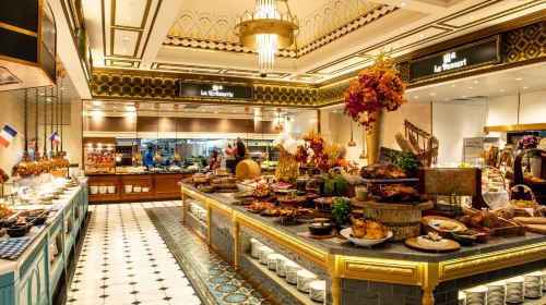 Macau Buffet Dinner: Experience the triple feast of taste, vision and hearing