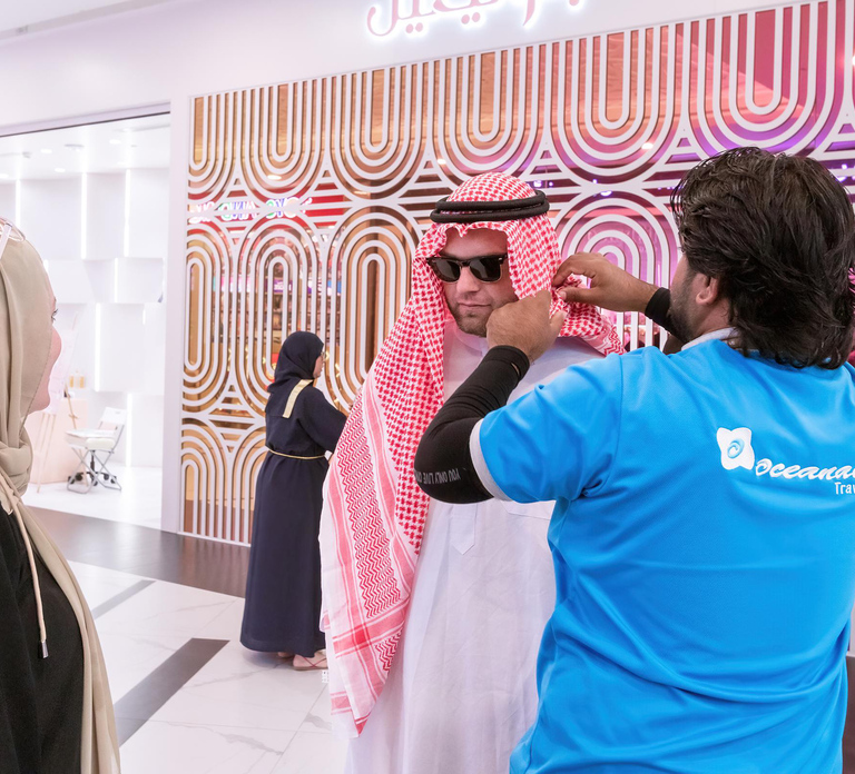 From Dubai: Abu Dhabi Sheikh Zayed Mosque Guided Tour