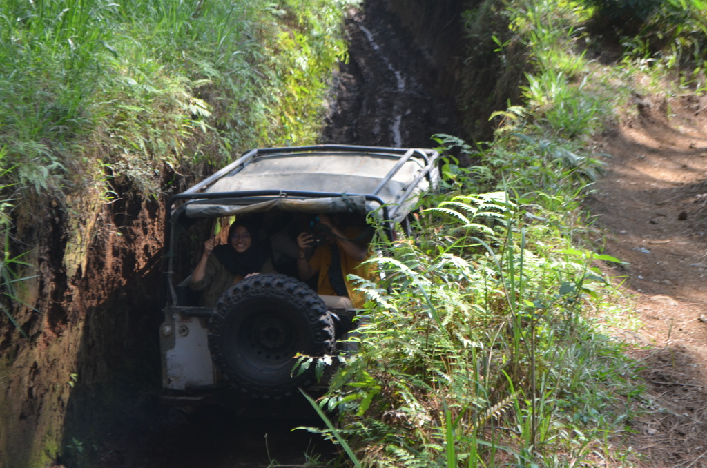 Fun Offroad Cikole Lembang Bandung – Land Rover Adventure