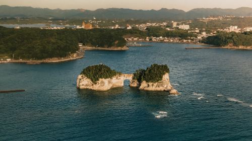 1-day tour to Nanki Shirahama + Wakayama cat station master Kishi train + Senjojiki + Sandanbeki cliffs